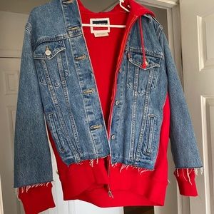 Brand new never worn levi’s jacket fits S/M